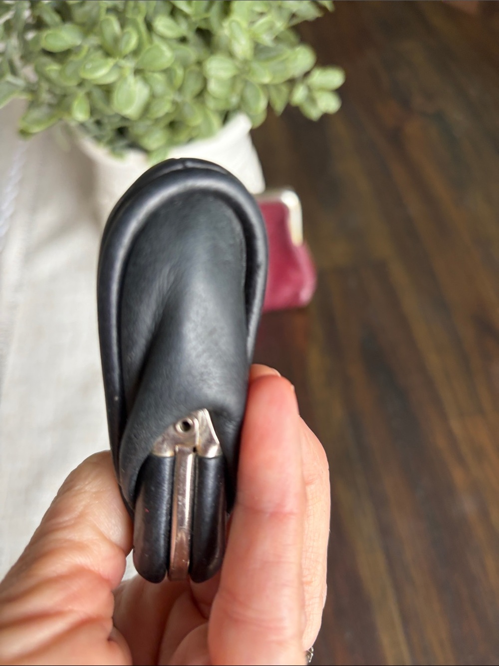 Vintage Genuine Leather Kiss-Lock Coin Purse - Black - Picture 5 of 16